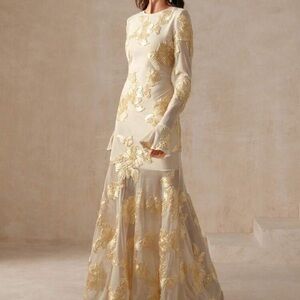 NWT 🆕 Apricot Elegant Floral Embroidered Backless Dress Formal Long Sleeve